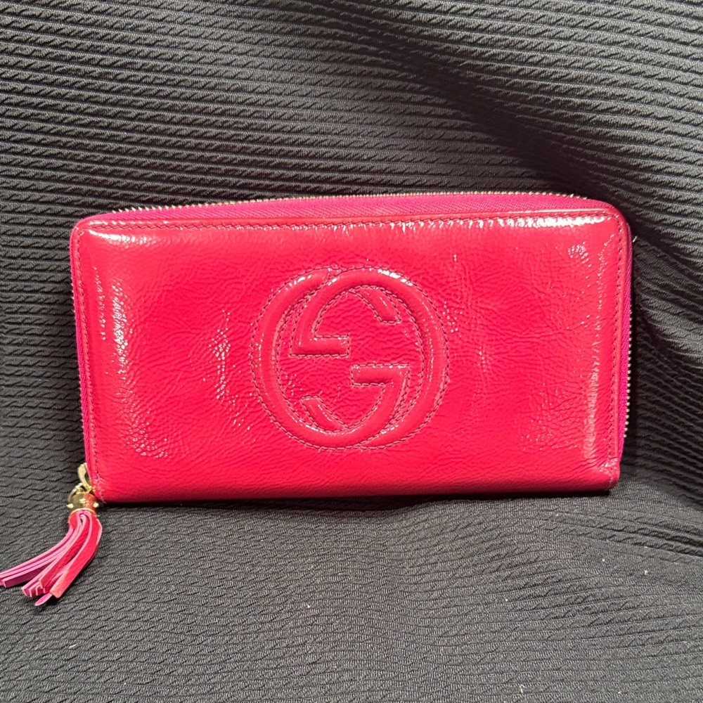 Gucci Soho Long Continental Patent Leather Wallet